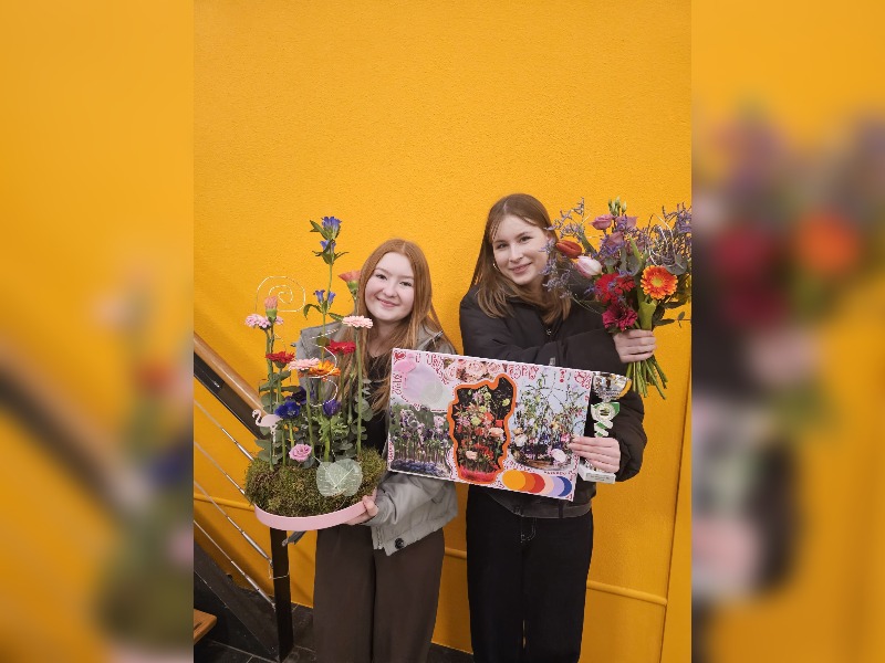 Roos en Sophie eerste plaats Bloemwerk